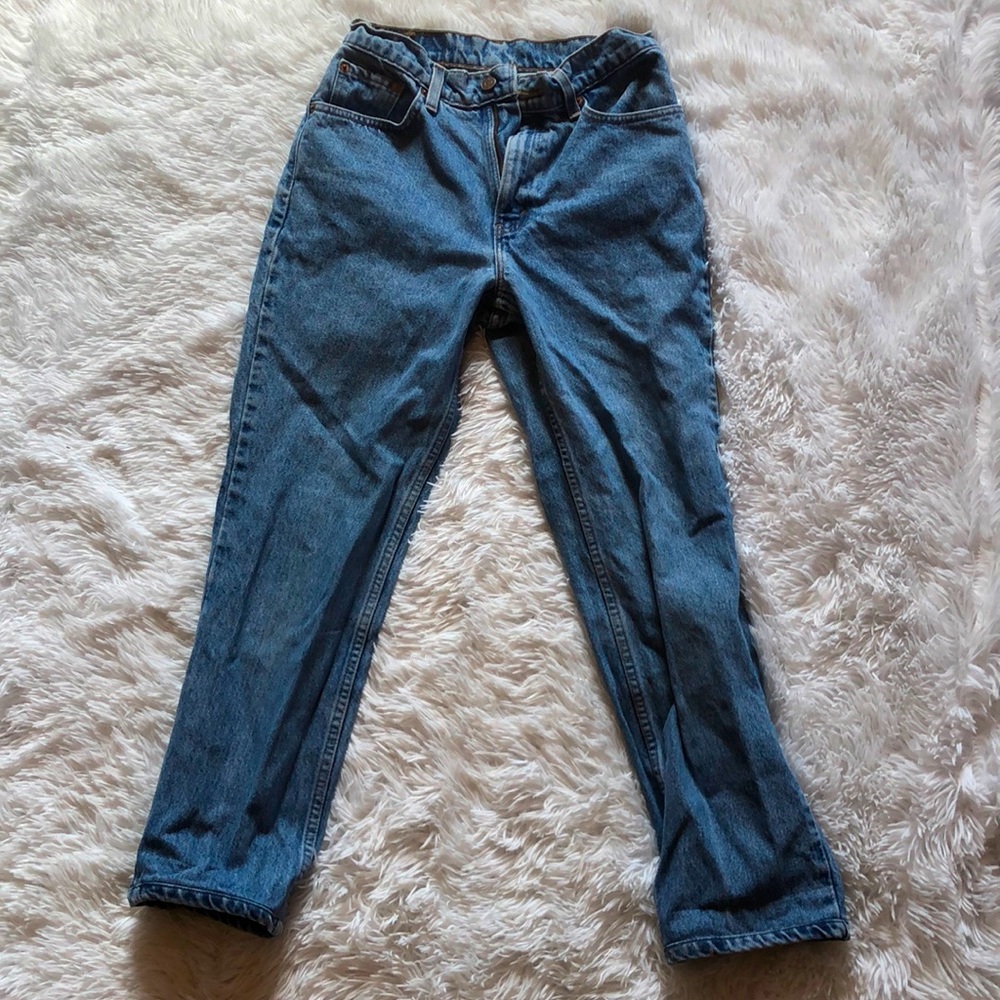 REAL VINTAGE LEVI - HIGH WAISTED MOM JEANS